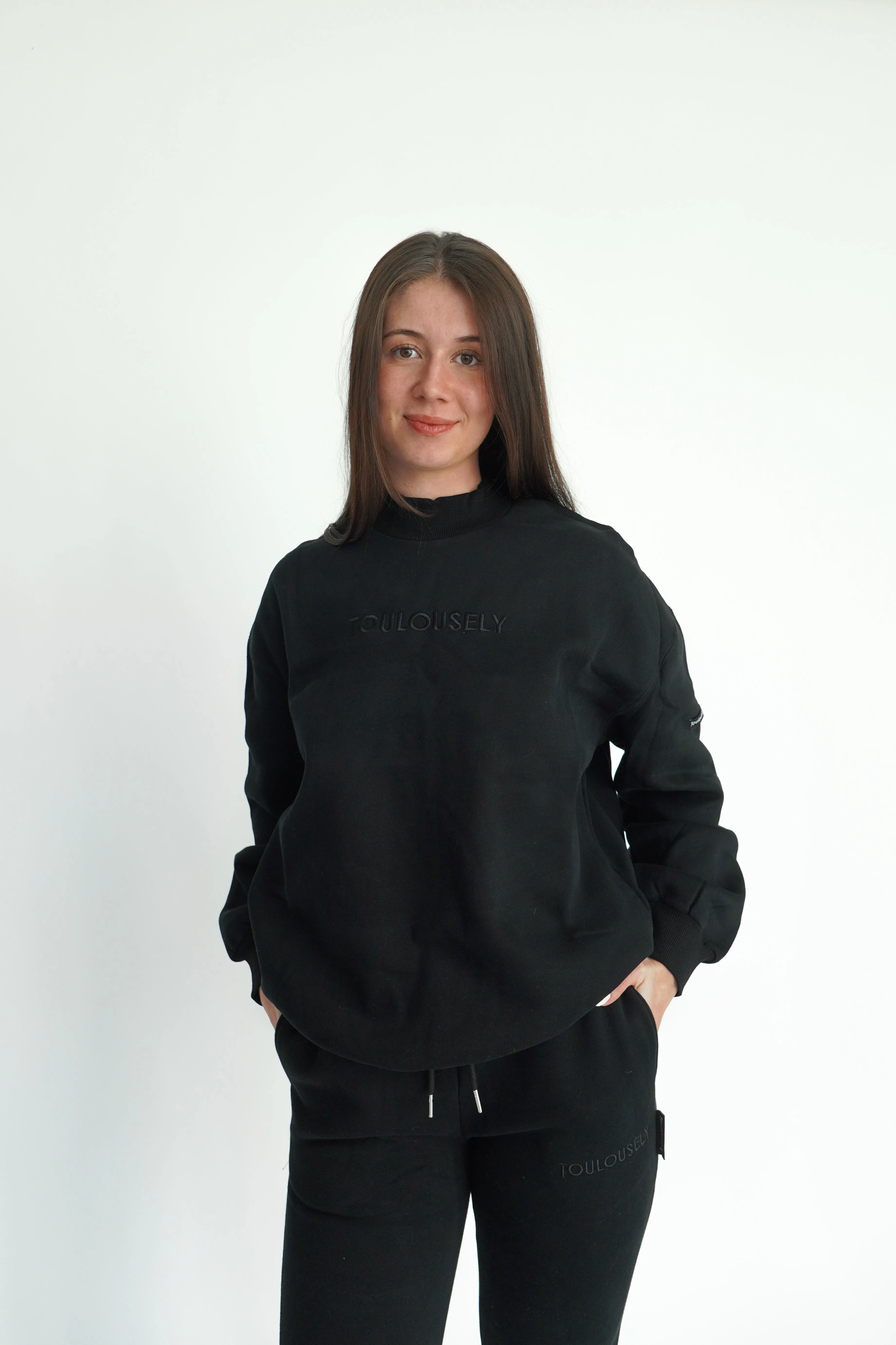 BLACK NECK SWEATSHIRTS
