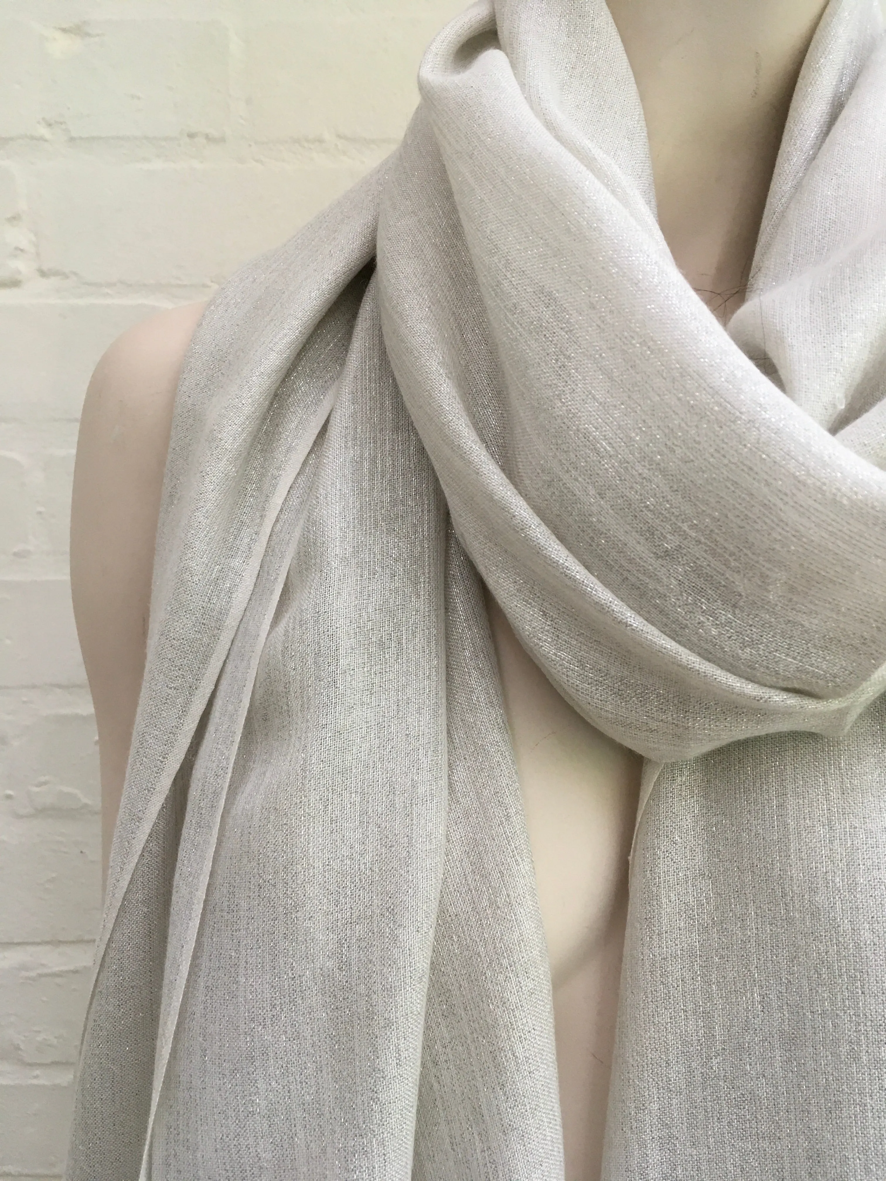 Brunello Cucinelli Silk & Cashmere Lame Knit Scarf Shawl ladies