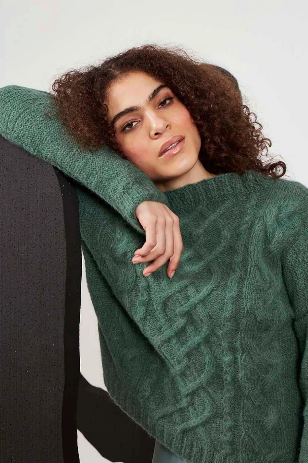 Cabled Pullover Knitting Kit | Lang Yarns Malou Light & Knitting Pattern (269-40)