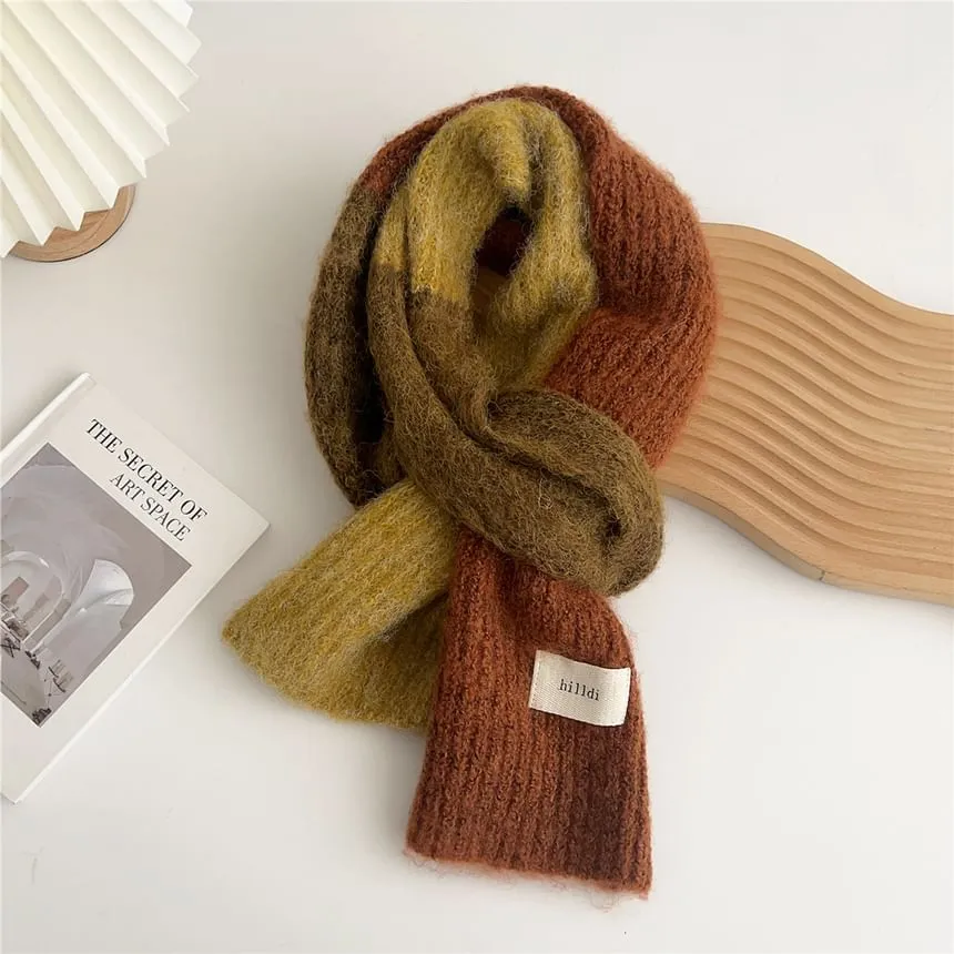 Lettering Applique Color Block Knit Scarf