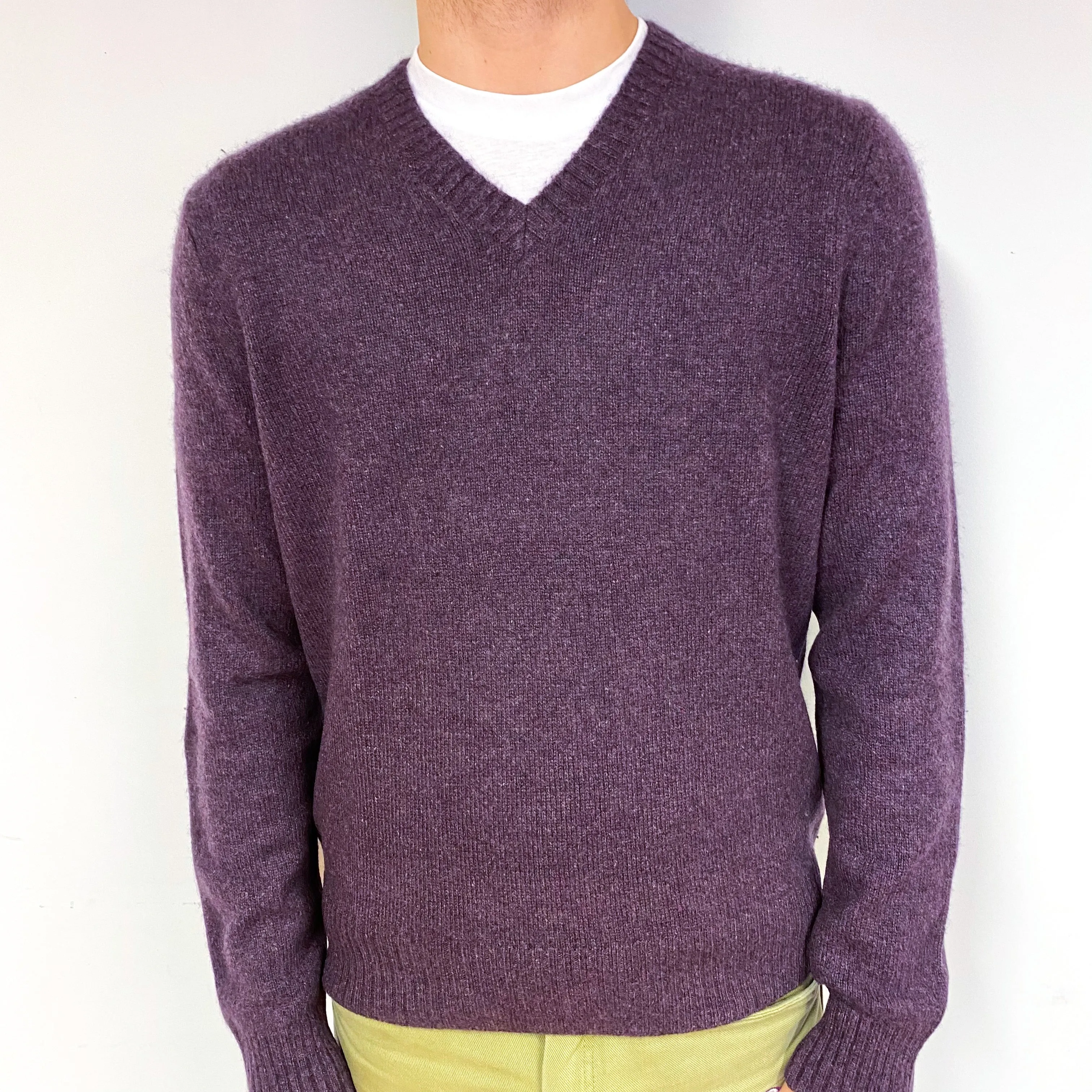 Men's Muted Purple Cashmere V-Neck Jumper Large