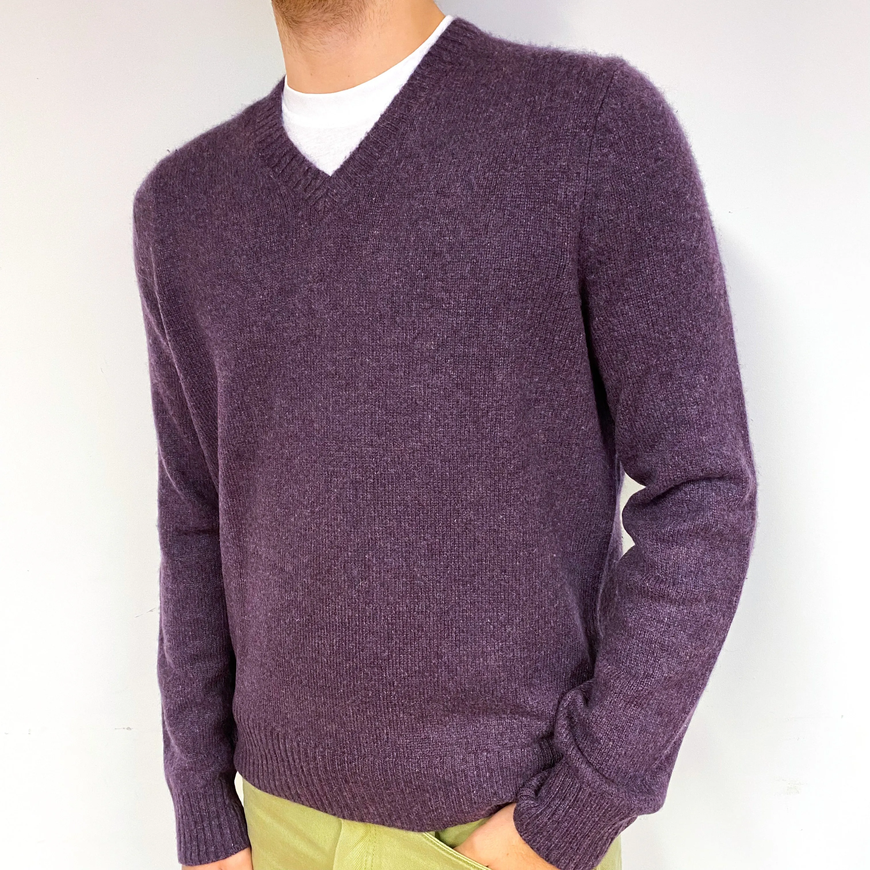 Men's Muted Purple Cashmere V-Neck Jumper Large