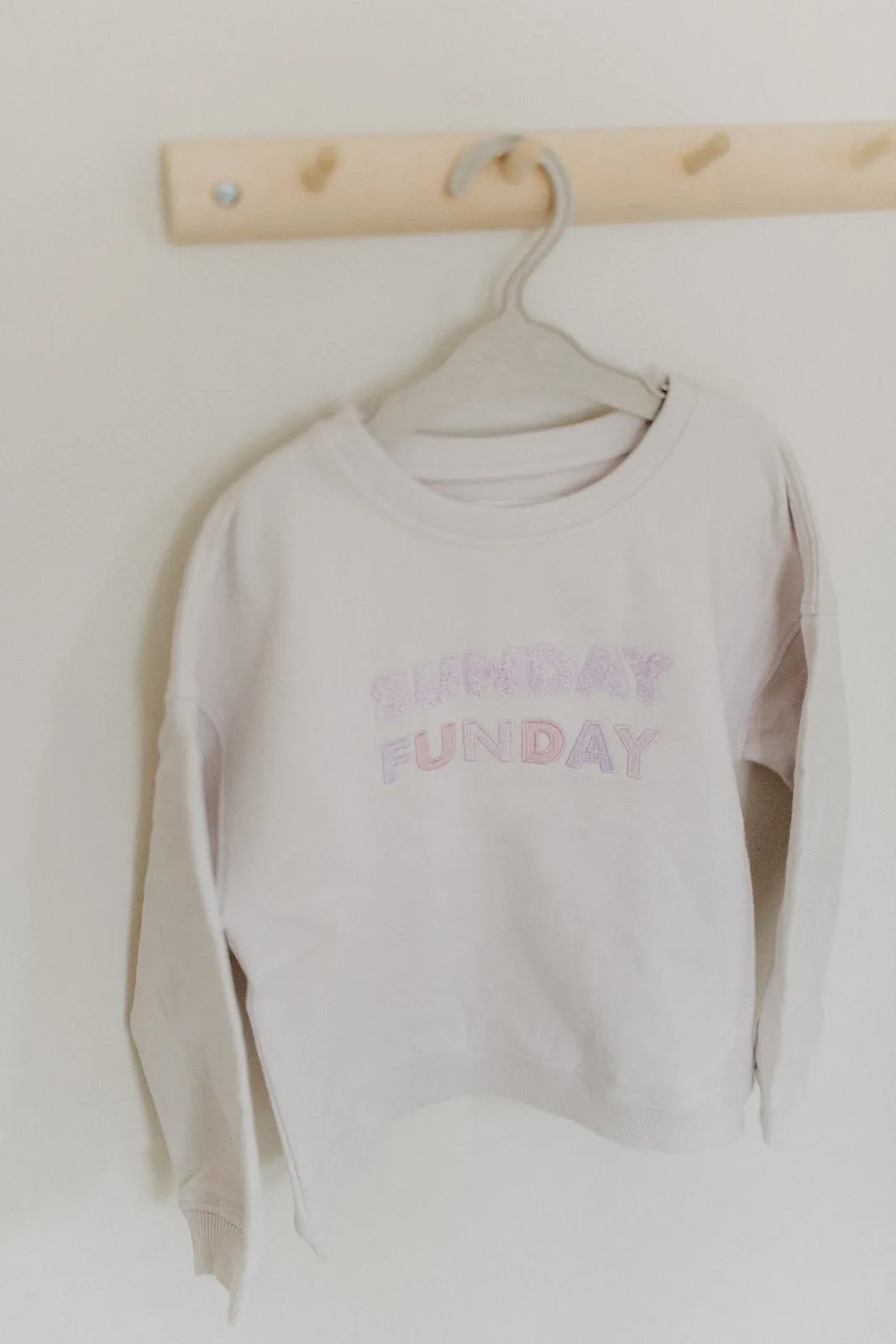 Oversized Sweatshirt 'sunday funday' in lavender