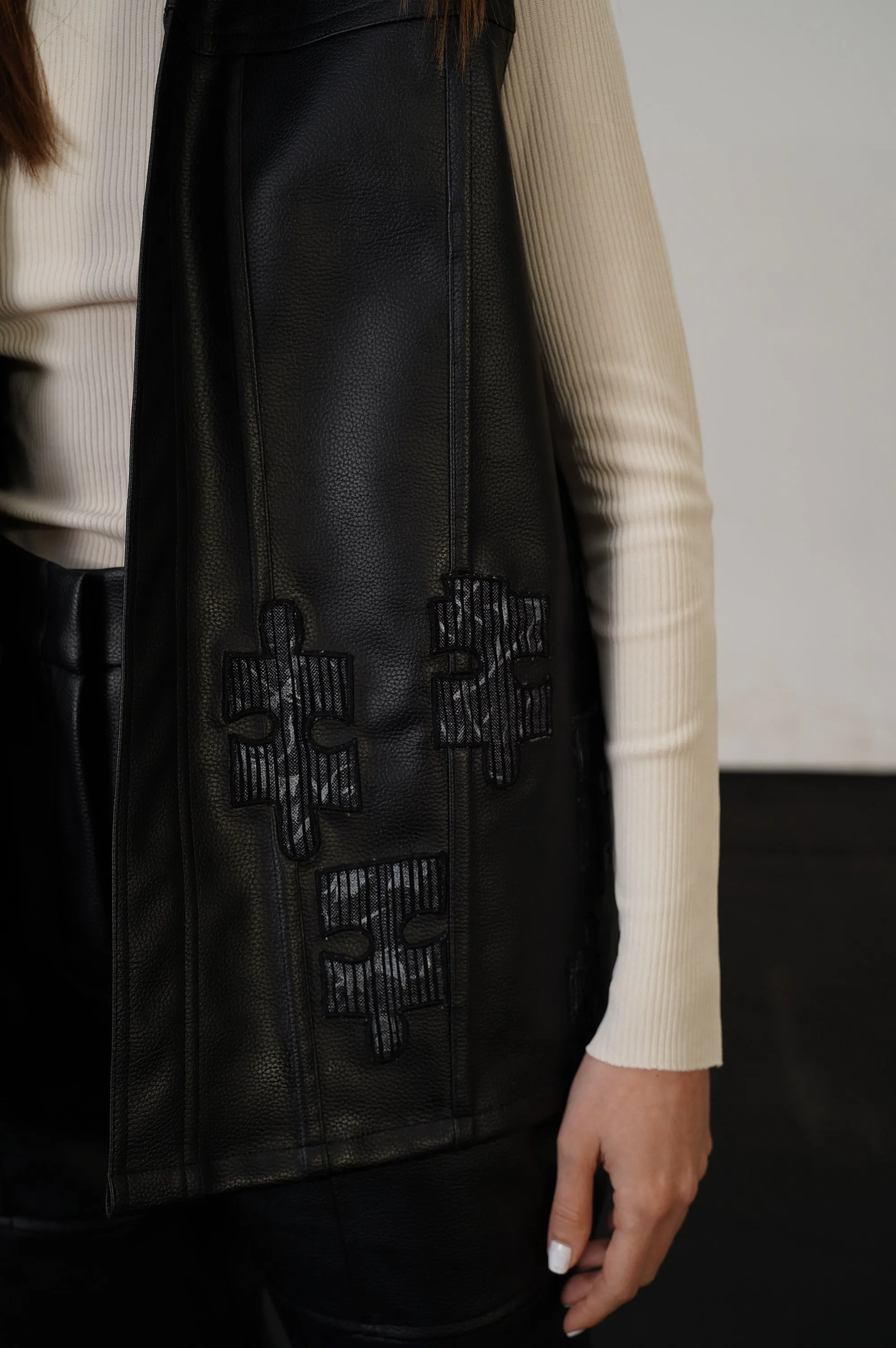 Puzzle Of Life Sleeveless Jacket Set