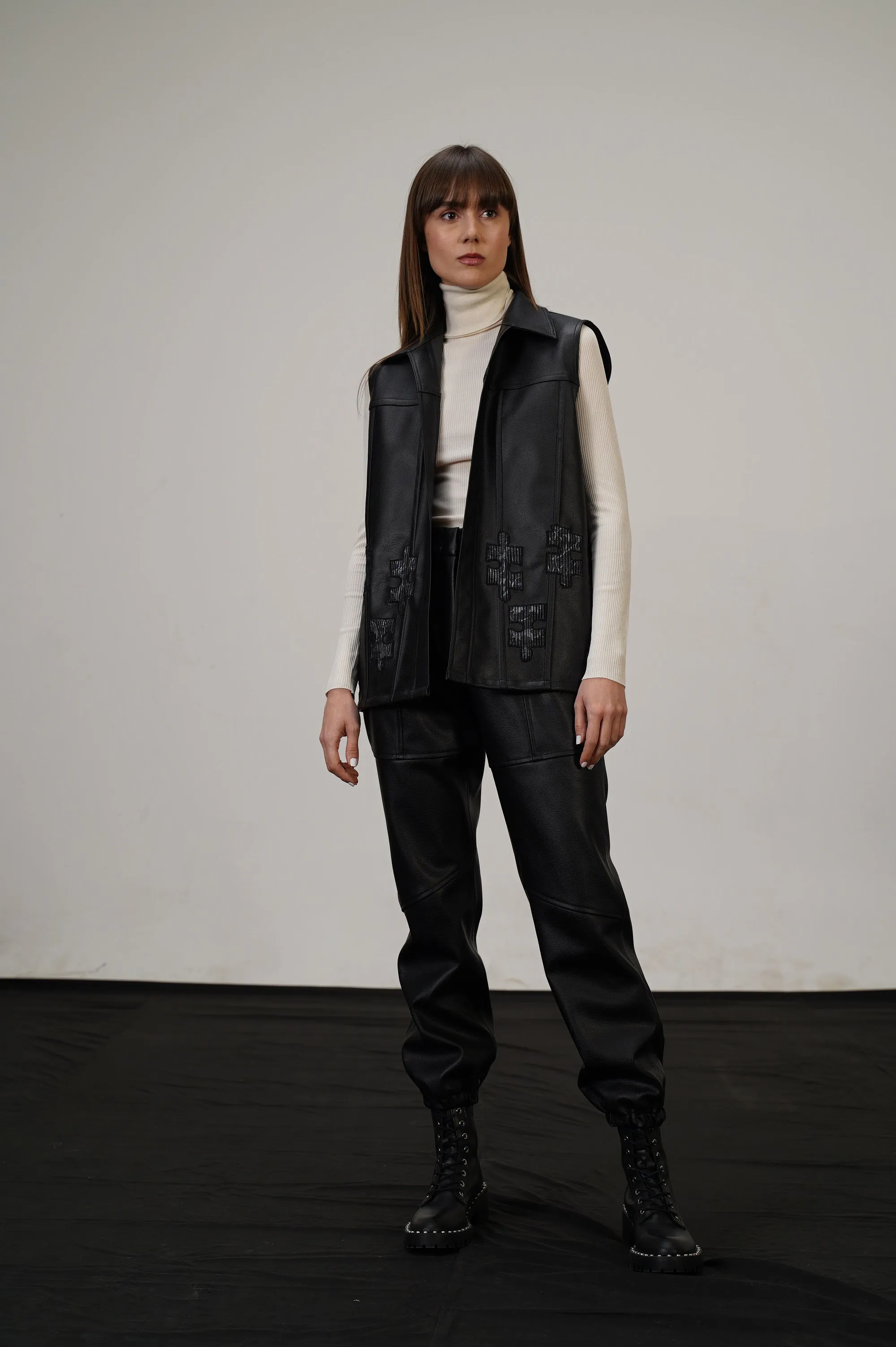 Puzzle Of Life Sleeveless Jacket Set