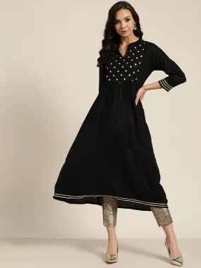 Women Black Foil Print Yoke Gathered Liva Kurta