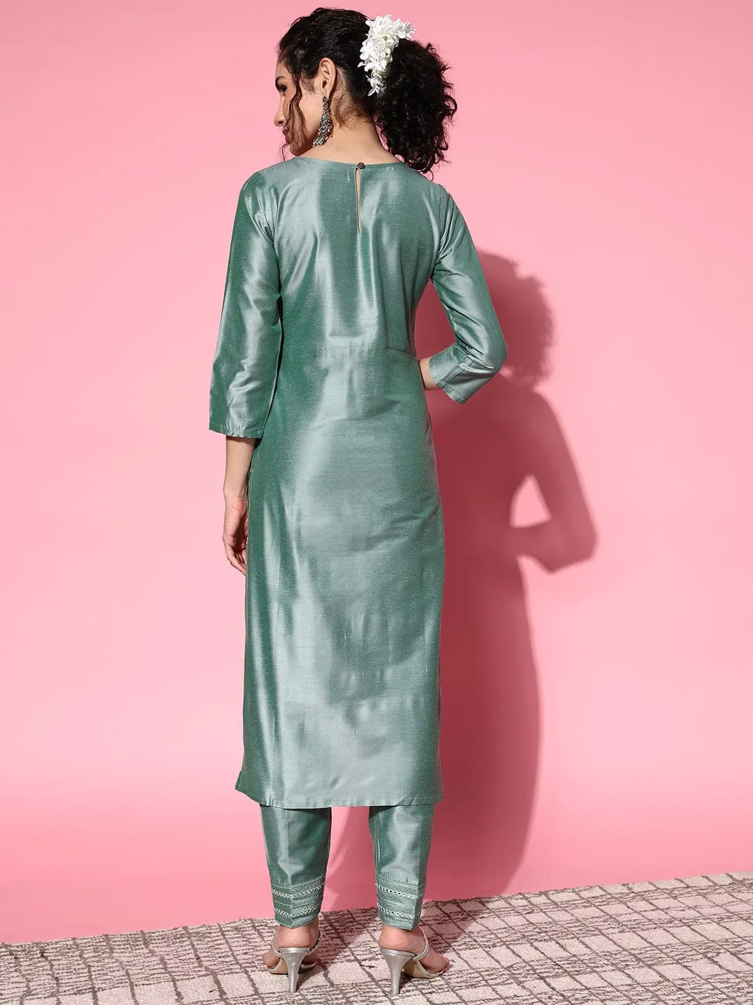 Women Green Mirror Embroidered Kurta