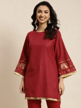 Women Maroon Elephant Border Foil Print Short Kurta