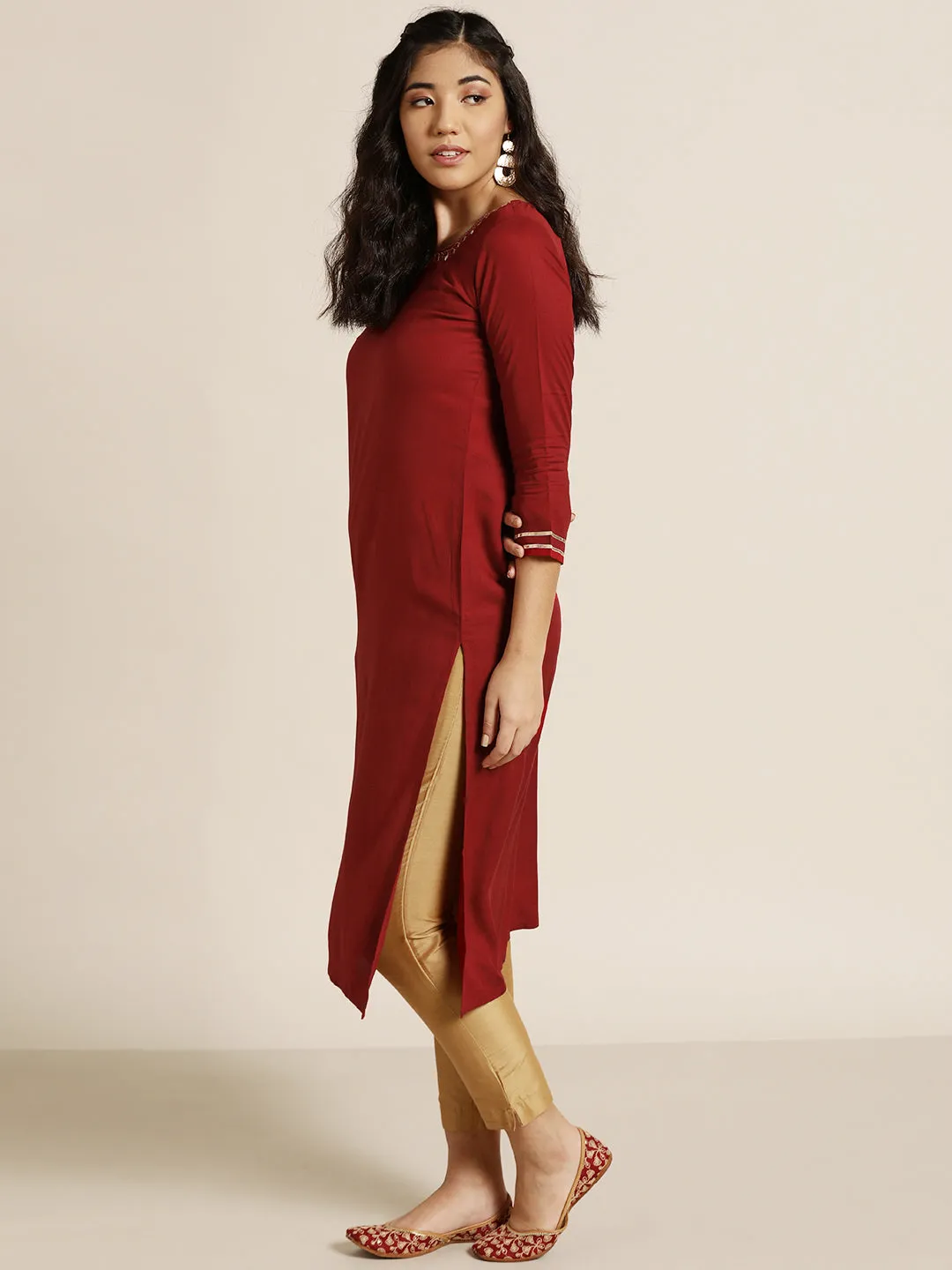 Women Maroon Neck Zari Embroidered Liva Kurta