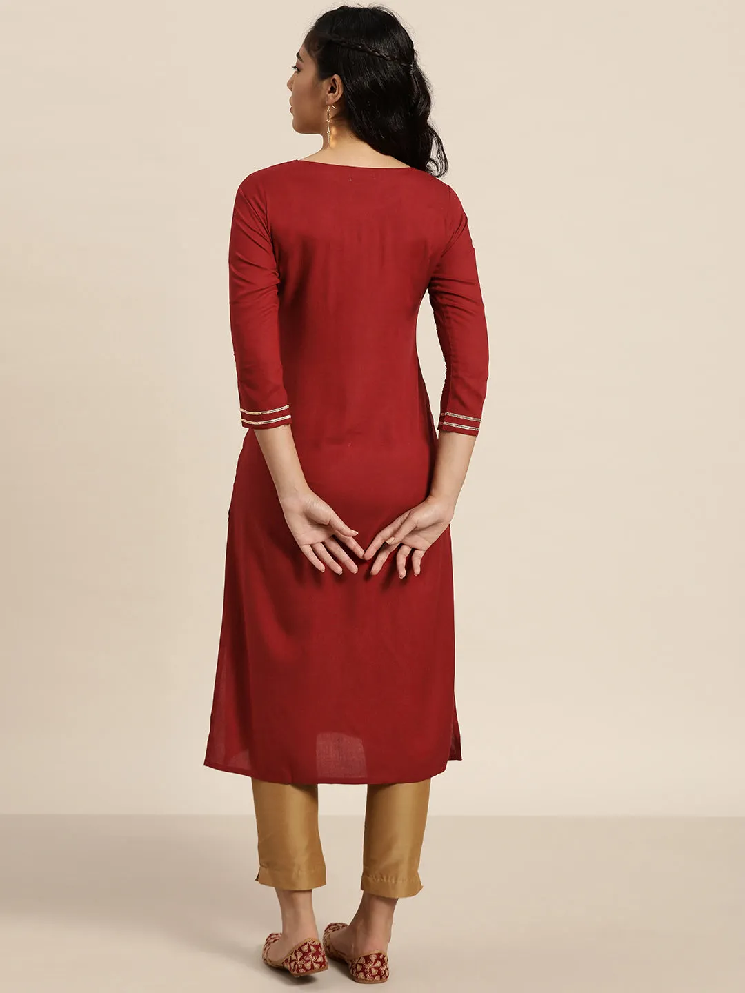 Women Maroon Neck Zari Embroidered Liva Kurta