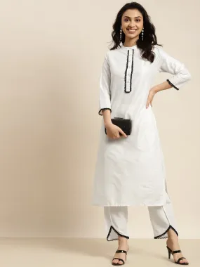 Women Off White Scalloped Lace Insert Straight Kurta